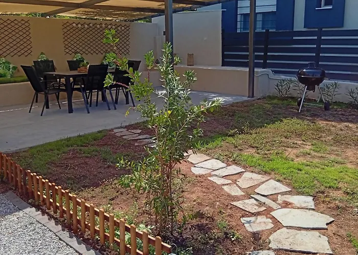 Adamis Garden Дом отдыха *