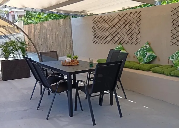 Adamis Garden Feriehus Nea Michaniona