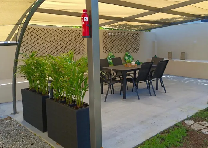 Adamis Garden *